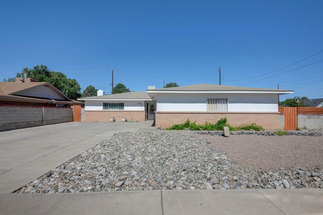 2929 Espanola Street NE, Albuquerque, NM 87110
