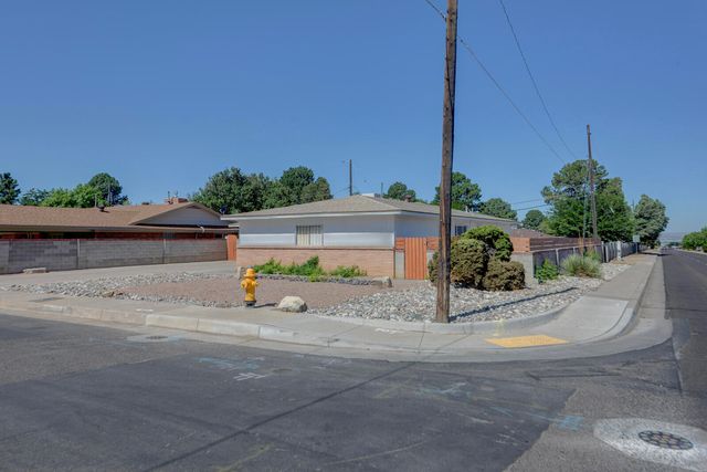 2929 Espanola Street NE, Albuquerque, NM 87110