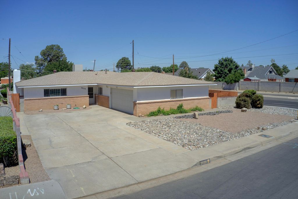 2929 Espanola Street NE, Albuquerque, NM 87110