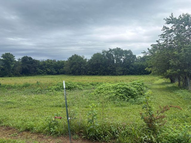 2455 Kentucky 2750, Crab Orchard, KY 40419