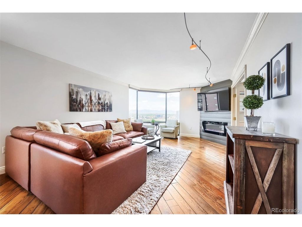 1625 Larimer St 3001, Denver, CO 80202