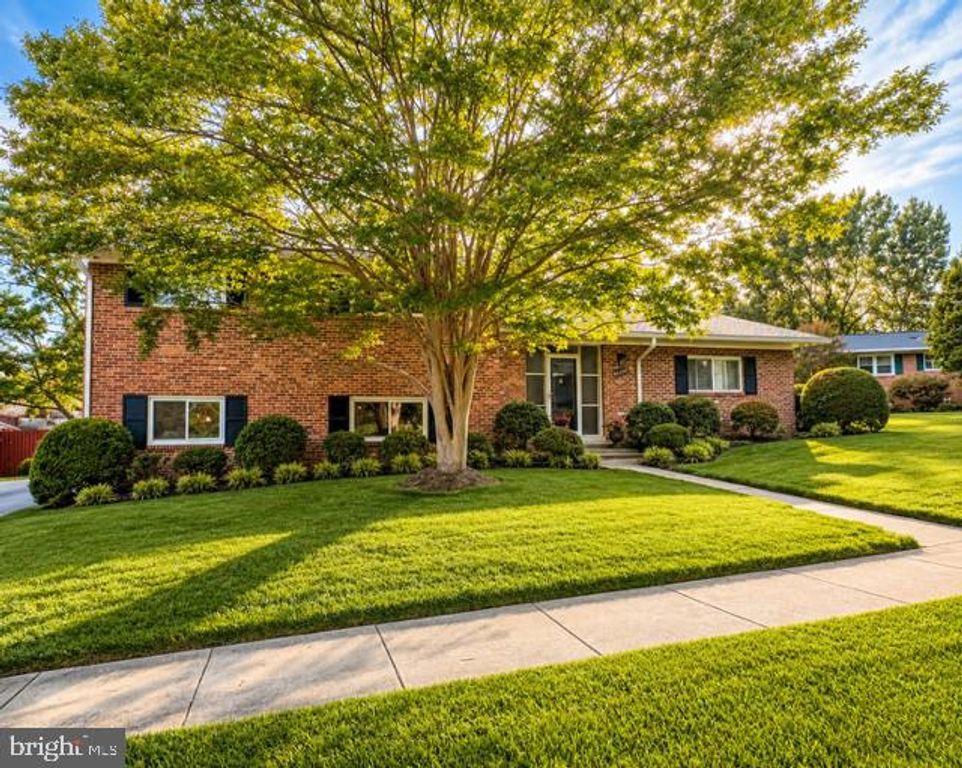 10301 MONROE CT, Fairfax, VA 22030