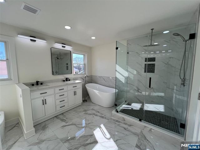 23 Redwood Avenue, Edison, NJ 08817