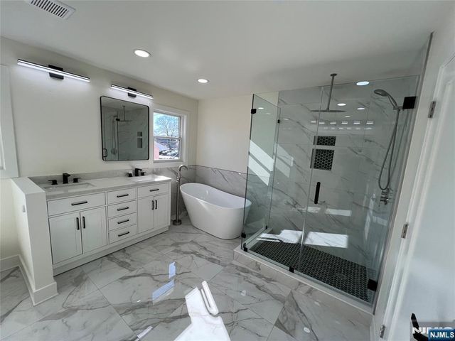 23 Redwood Avenue, Edison, NJ 08817