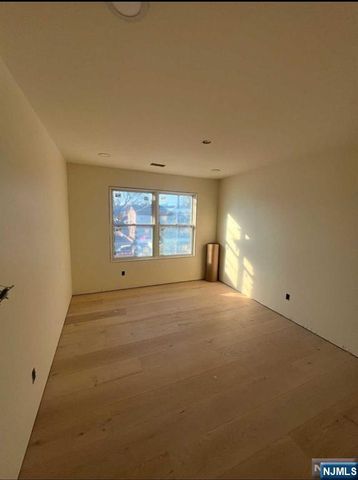 23 Redwood Avenue, Edison, NJ 08817