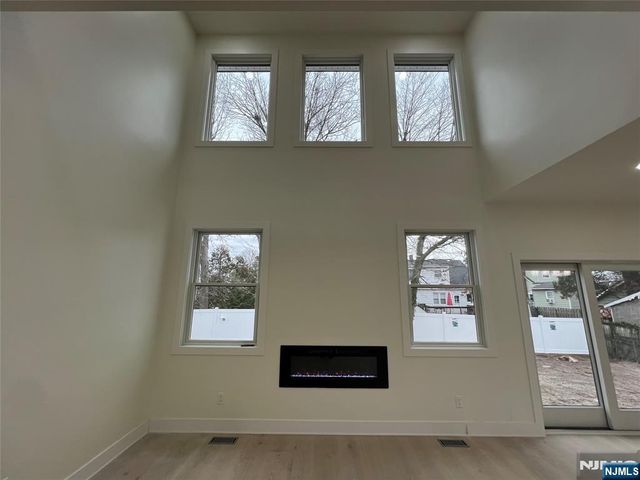 23 Redwood Avenue, Edison, NJ 08817