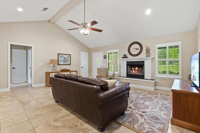 109 Branding Iron, Livingston, TX 77351