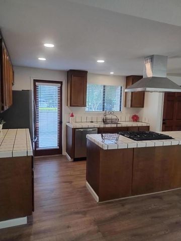 2701 Amberwood Lane, Santa Cruz, CA 95065