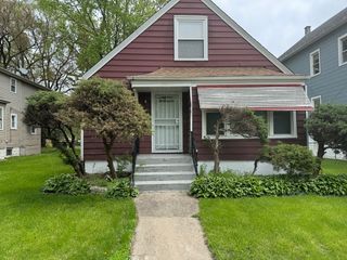 13841 S School Street, Riverdale, IL 60827