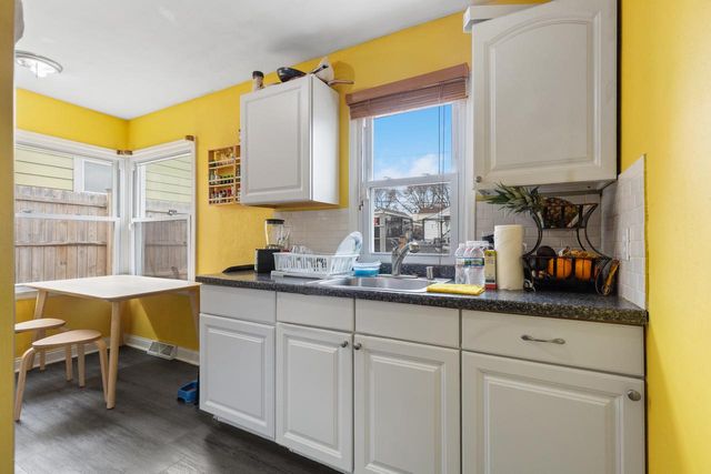 2331 S 61st STREET, West Allis, WI 53219