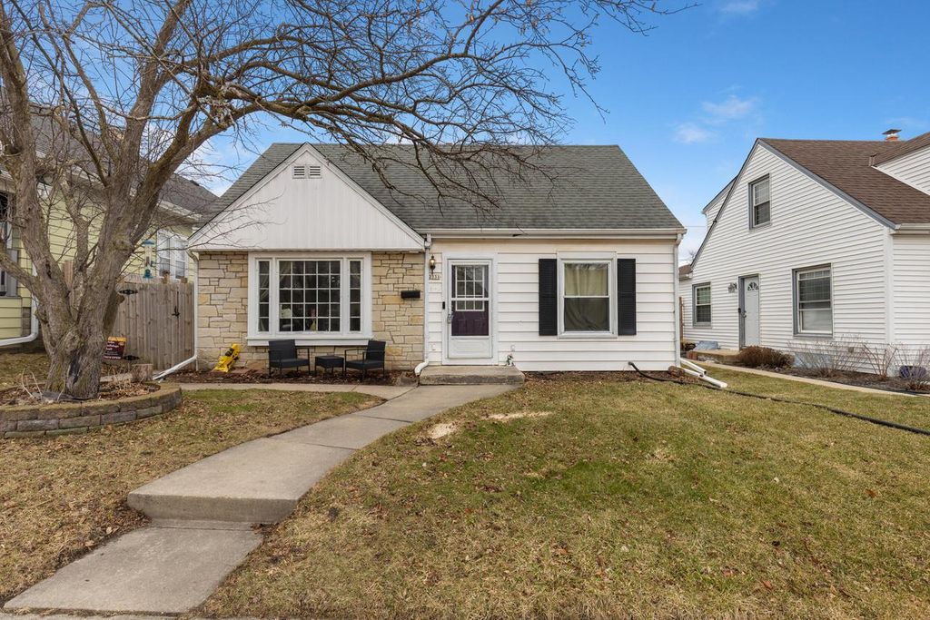2331 S 61st STREET, West Allis, WI 53219
