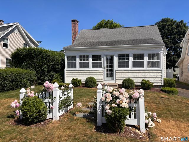 7 Nehantic Drive, East Lyme, CT 06357