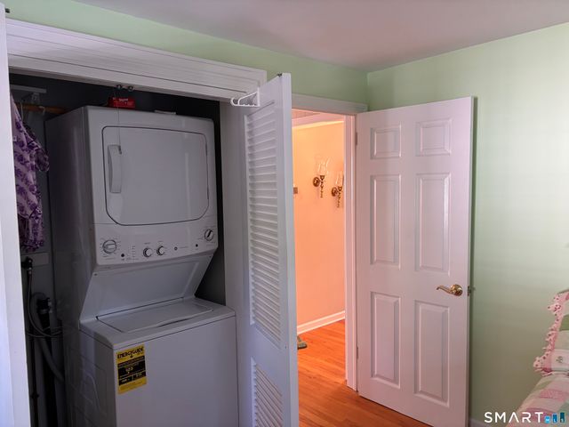 7 Nehantic Drive, East Lyme, CT 06357