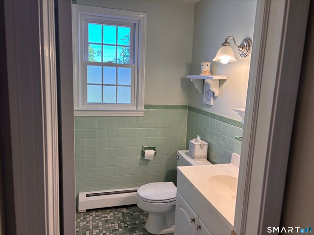 7 Nehantic Drive, East Lyme, CT 06357