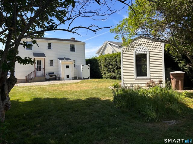 7 Nehantic Drive, East Lyme, CT 06357