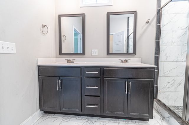 455 Kinslow Ct, Clarksville, TN 37040