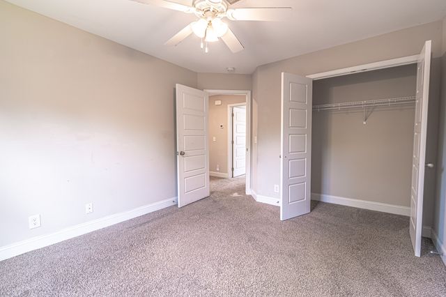 455 Kinslow Ct, Clarksville, TN 37040