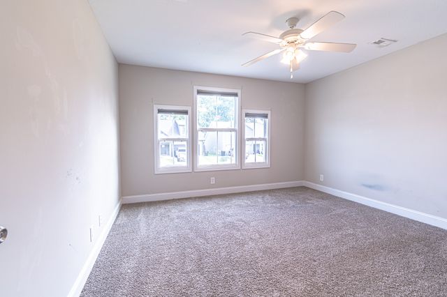 455 Kinslow Ct, Clarksville, TN 37040