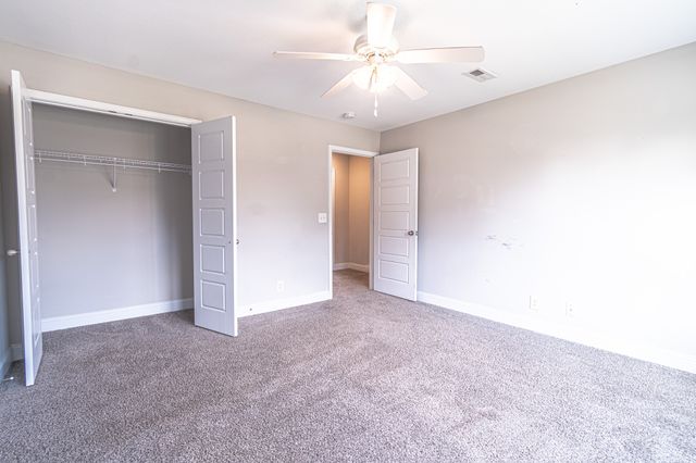 455 Kinslow Ct, Clarksville, TN 37040