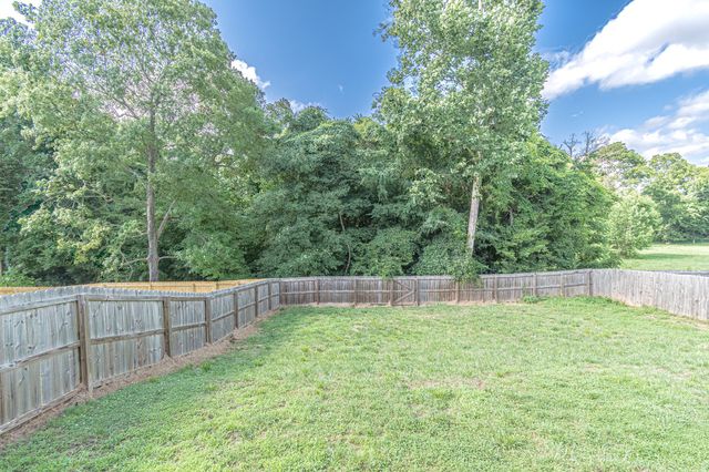 455 Kinslow Ct, Clarksville, TN 37040