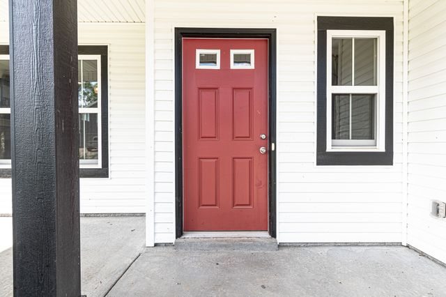 455 Kinslow Ct, Clarksville, TN 37040