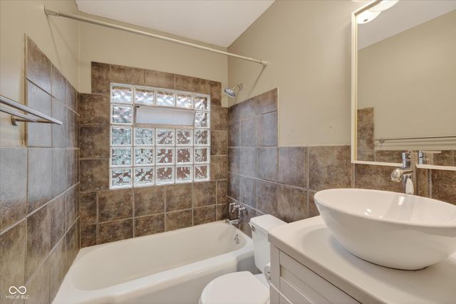 5428 E 10th Street, Indianapolis, IN 46219