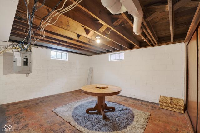 5428 E 10th Street, Indianapolis, IN 46219