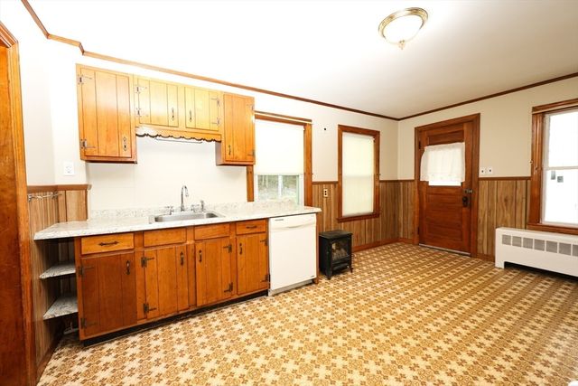 354 Pond St 354, Braintree, MA 02184