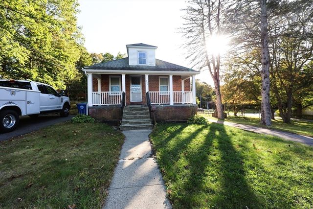 354 Pond St 354, Braintree, MA 02184