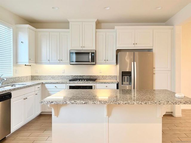 2451 Verano way, Vista, CA 92081