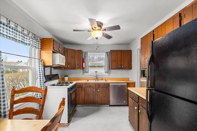 9546 Washington Avenue, Brookfield, IL 60513