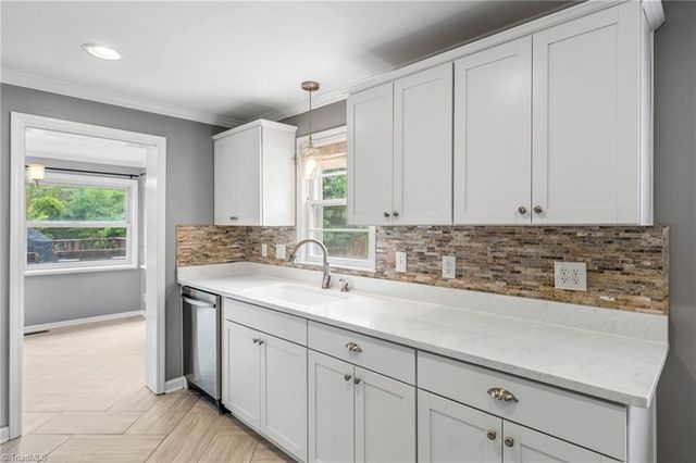 110 Mayflower Drive, Greensboro, NC 27403