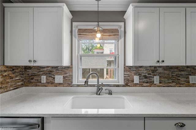 110 Mayflower Drive, Greensboro, NC 27403