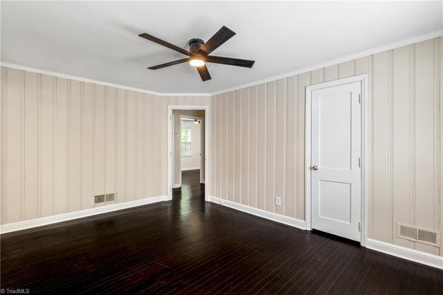 110 Mayflower Drive, Greensboro, NC 27403