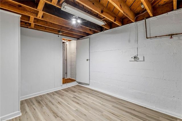 110 Mayflower Drive, Greensboro, NC 27403