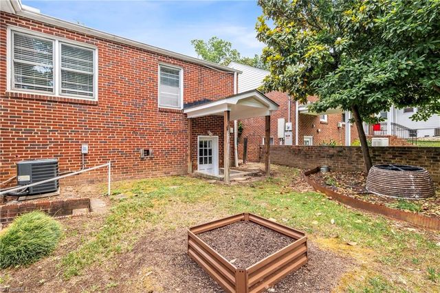 110 Mayflower Drive, Greensboro, NC 27403