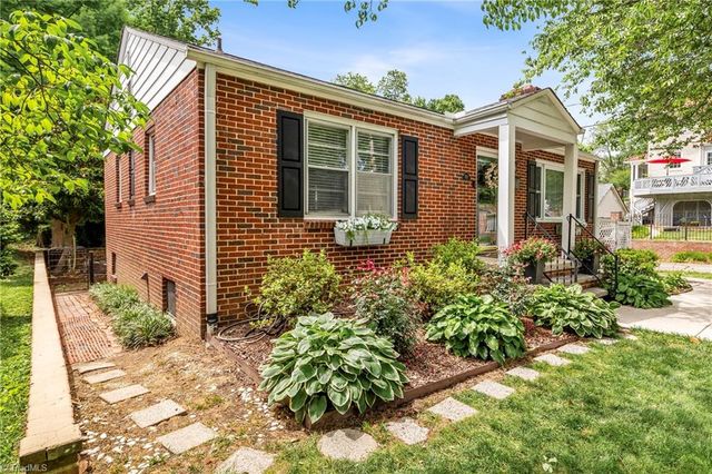 110 Mayflower Drive, Greensboro, NC 27403