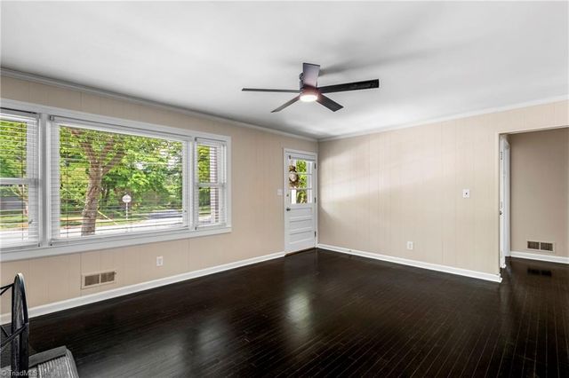 110 Mayflower Drive, Greensboro, NC 27403