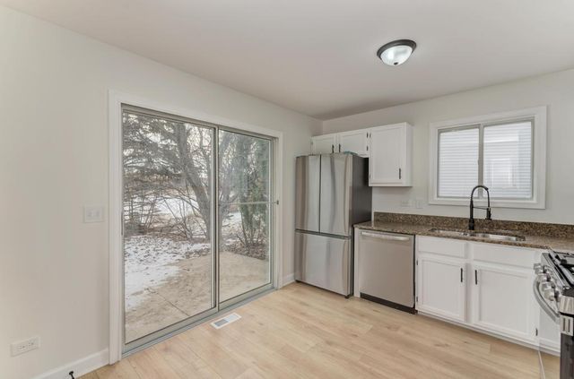 2843 Dorothy Drive, Aurora, IL 60504