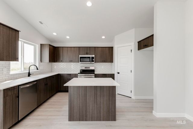 3168 E Mossy Creek Dr, Kuna, ID 83634