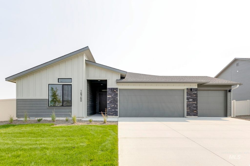 3168 E Mossy Creek Dr, Kuna, ID 83634