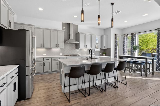 107 Lilly Blf, Castroville, TX 78009