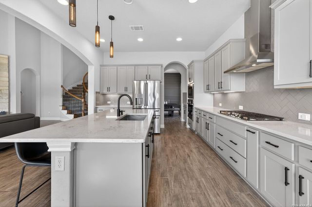 107 Lilly Blf, Castroville, TX 78009