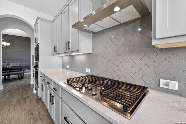 107 Lilly Blf, Castroville, TX 78009