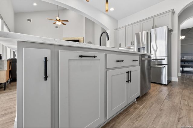 107 Lilly Blf, Castroville, TX 78009