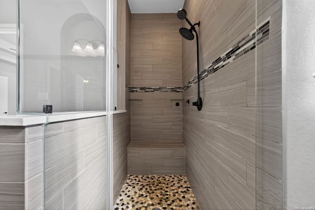 107 Lilly Blf, Castroville, TX 78009