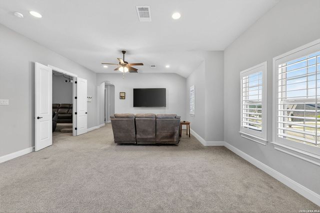 107 Lilly Blf, Castroville, TX 78009