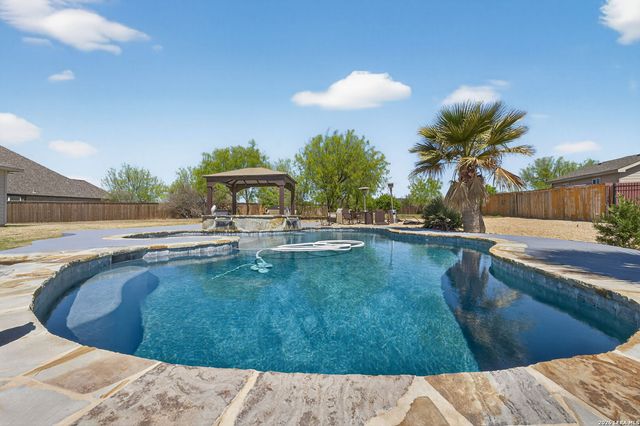 107 Lilly Blf, Castroville, TX 78009