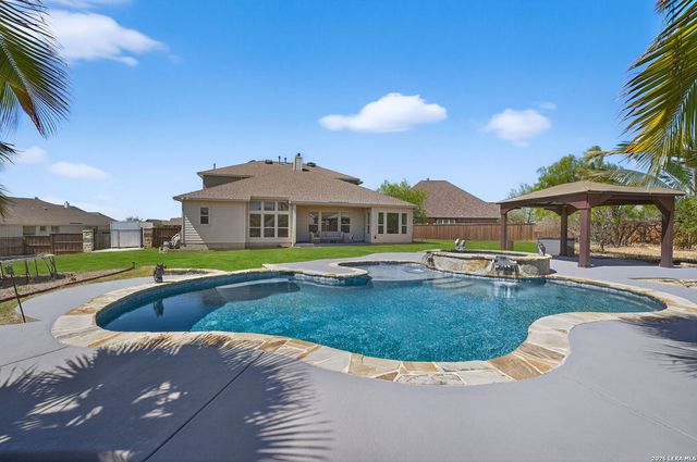 107 Lilly Blf, Castroville, TX 78009