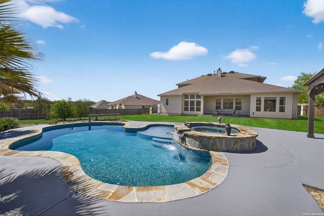 107 Lilly Blf, Castroville, TX 78009